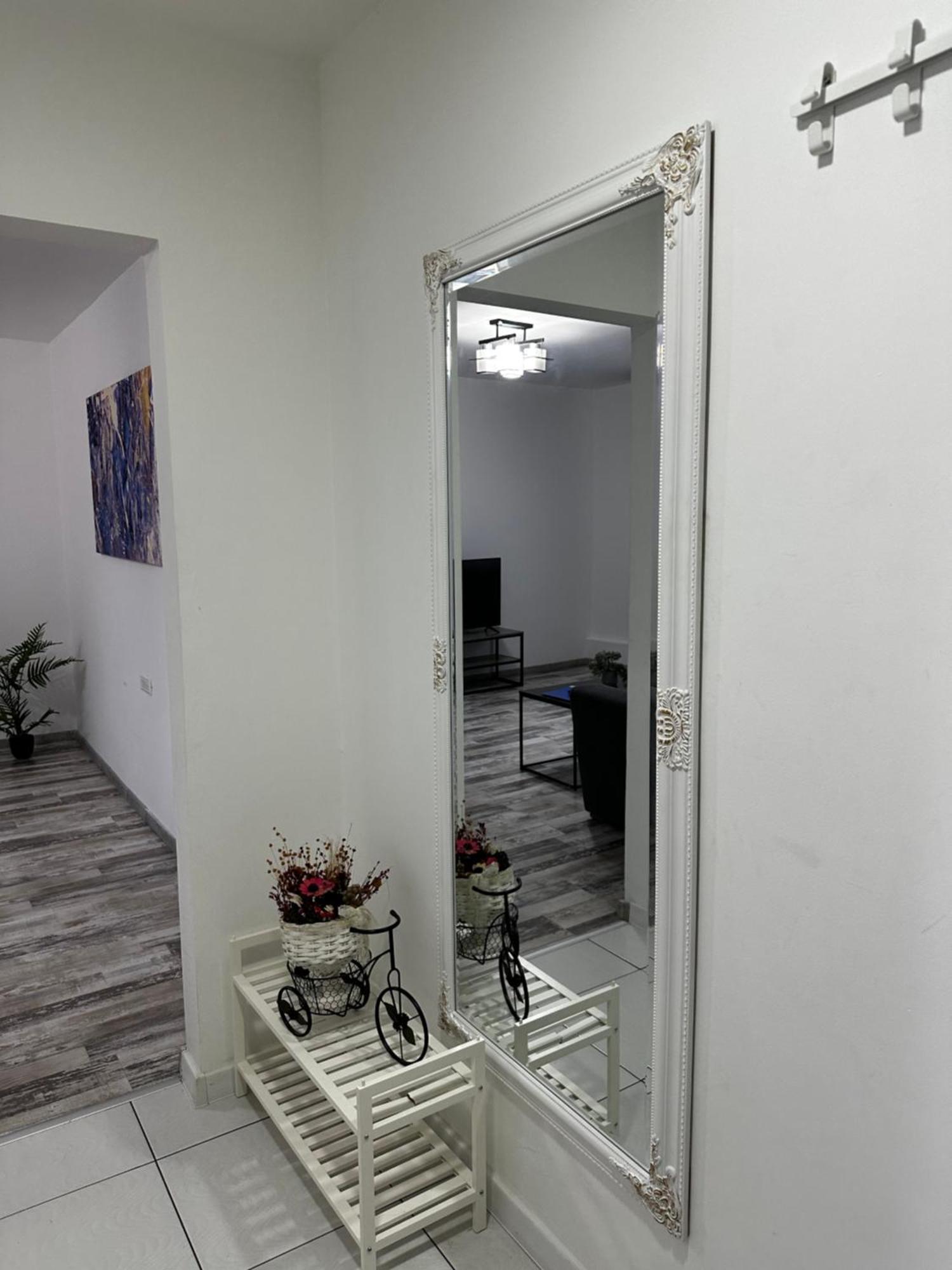 Comfort Apartment Targoviste Eksteriør billede