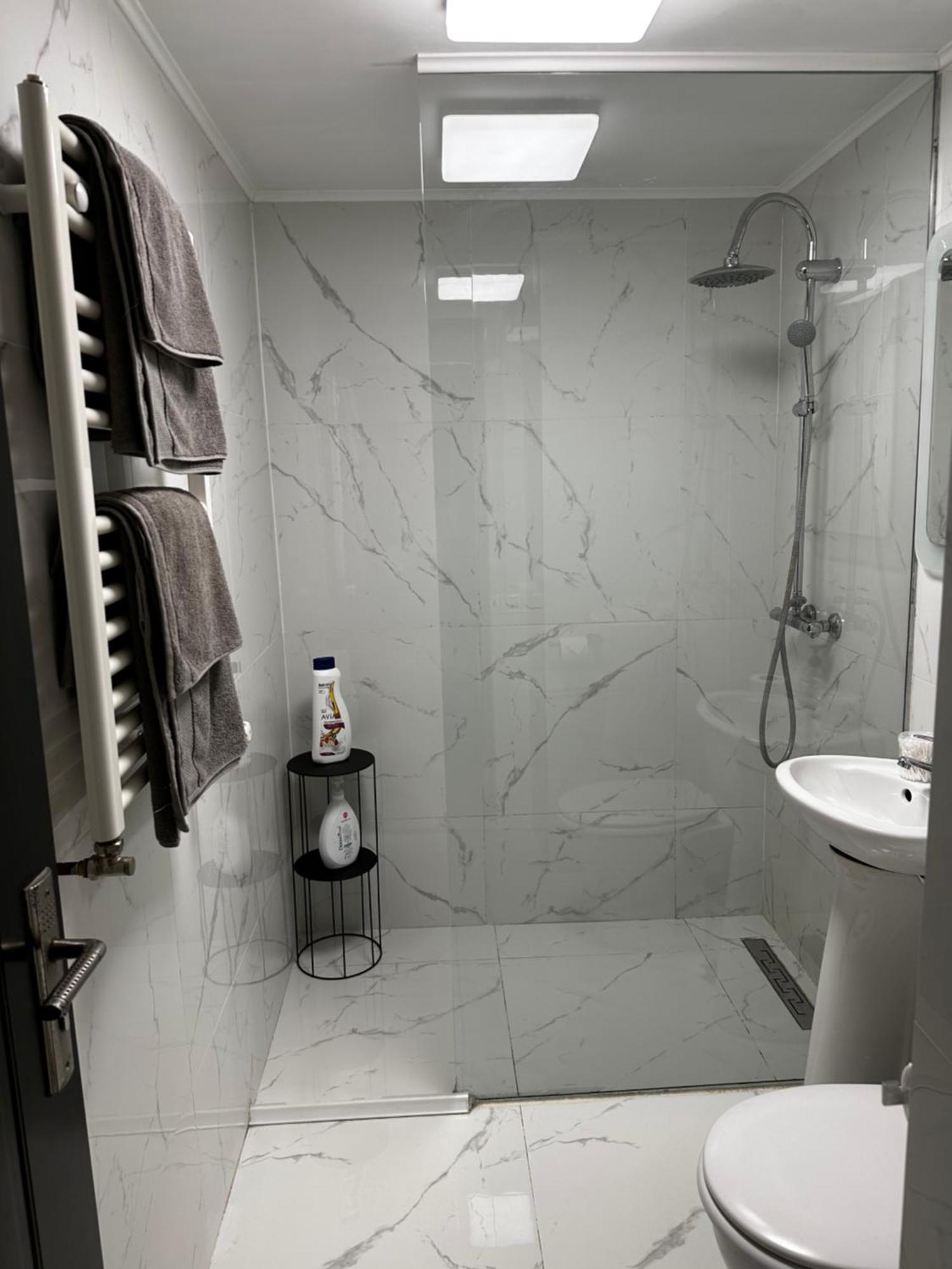 Comfort Apartment Targoviste Eksteriør billede